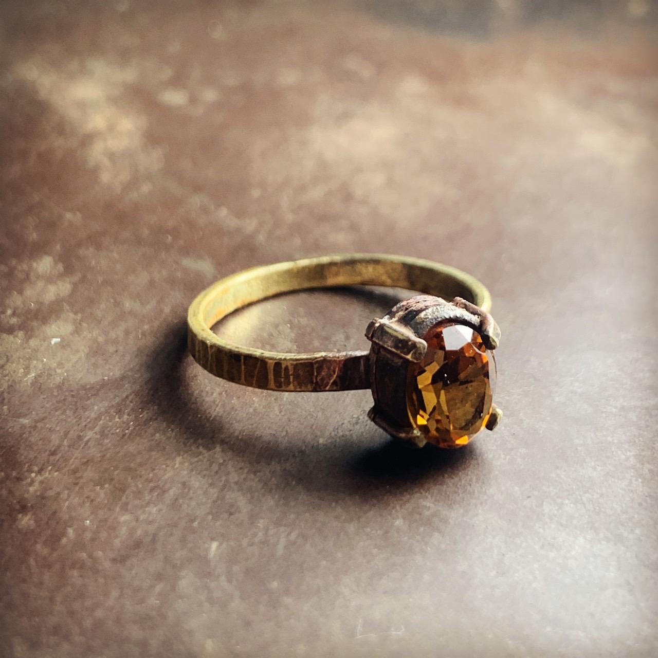 ニジコヤオーダーメイドジュエリーのアンティーク風リング：歴史と美の融合 | NIJICOYA Custom Jewelry’s Antique-Style Ring: A Fusion of History and Beauty