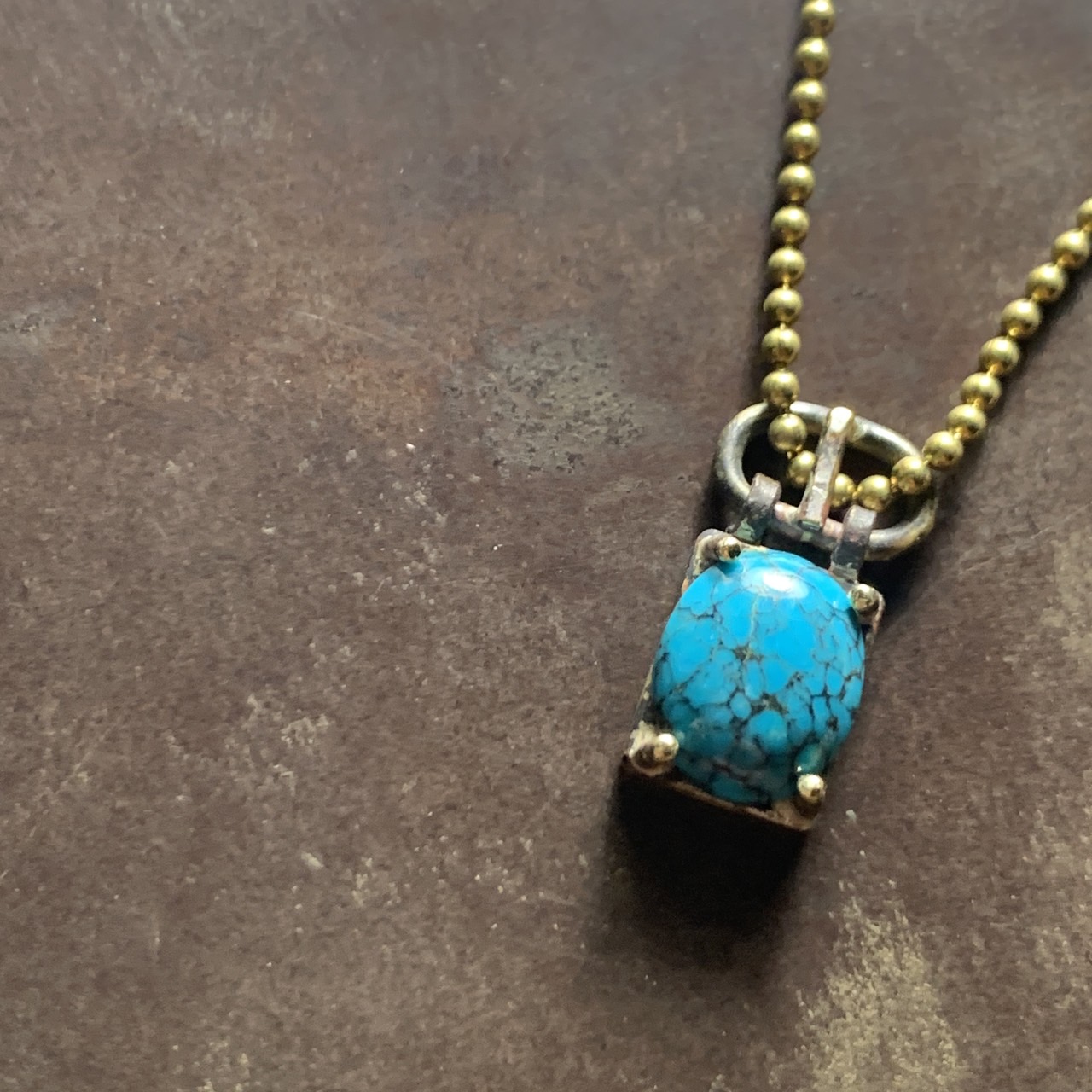 ニジコヤオーダーメイドジュエリーのターコイズペンダント：職人技が光る一品 | NIJICOYA Custom Jewelry’s Turquoise Pendant: A Shining Example of Craftsmanship