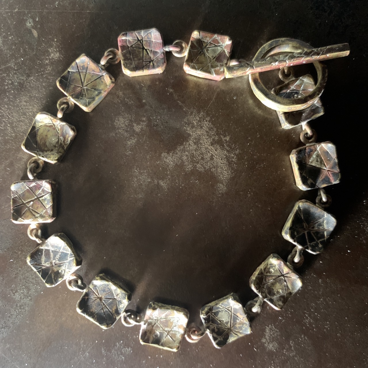 ニジコヤオーダーメイドジュエリーの精巧な作り：美しさと技術の融合 | The Exquisite Craftsmanship of NIJICOYA Custom Jewelry: A Fusion of Beauty and Technique