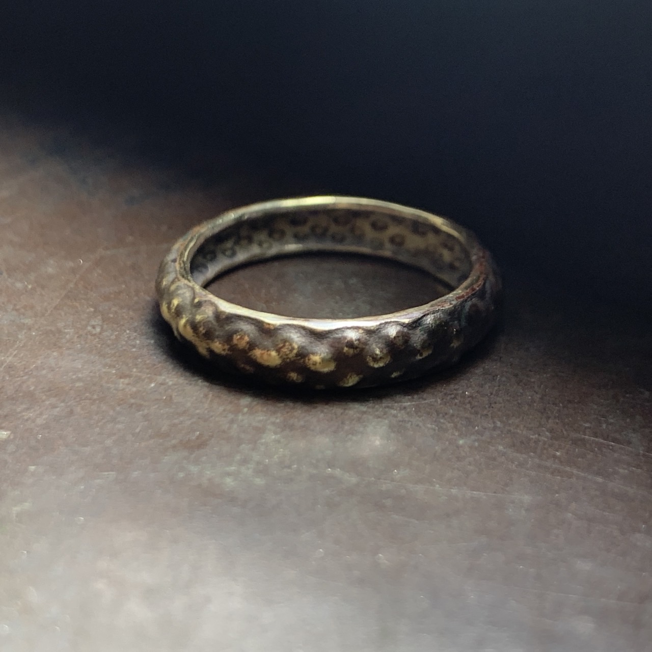 展示会作品紹介 寄装物 DOTS Ring: 幾何学模様が織りなす真鍮リング