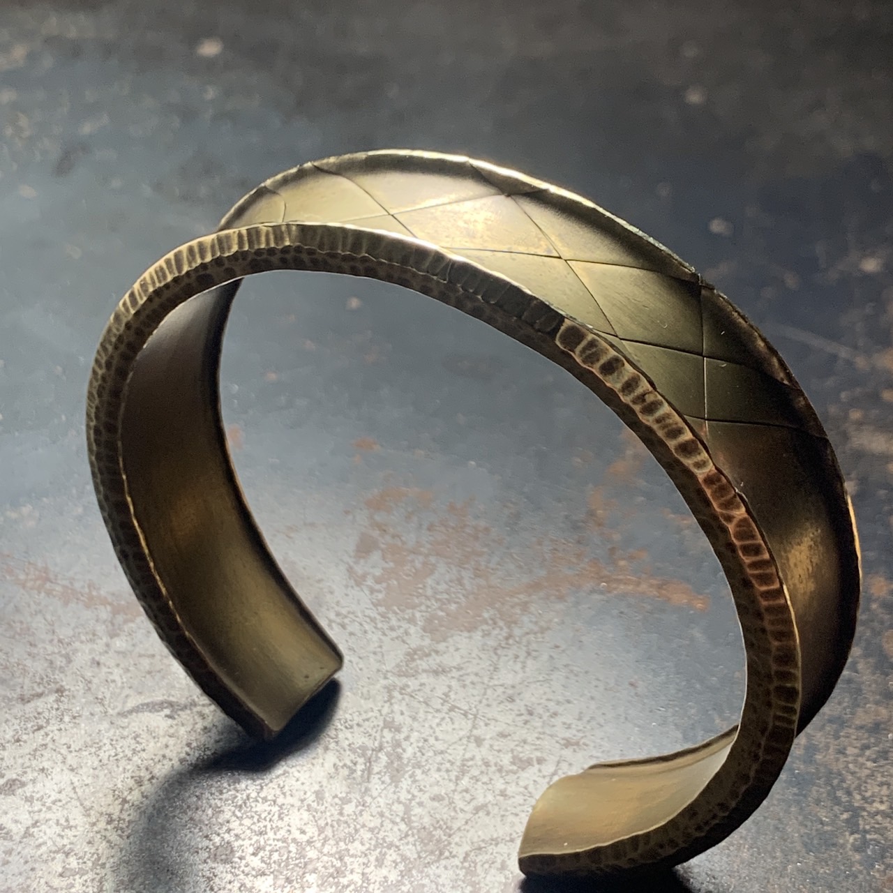 CRACKS bangle